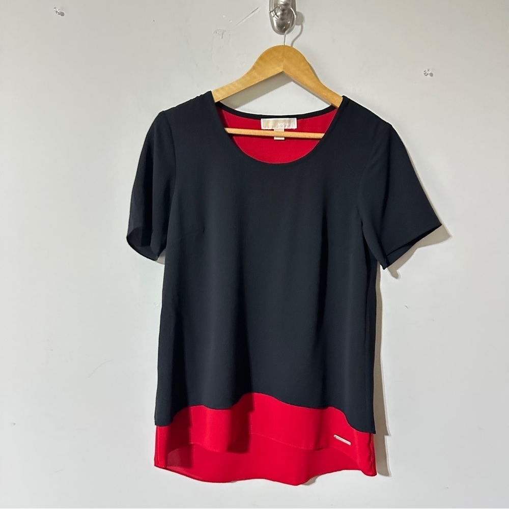 👉 Michael Kors Black Red Colorblock Blouse Size S Short Sleeve Lightweight